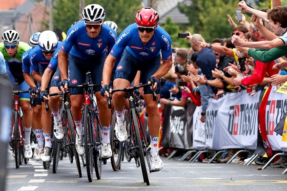 Julian Alaphilippe bảo vệ danh hiệu thế giới với chiến thắng tuyệt đẹp ở Flanders ảnh 2