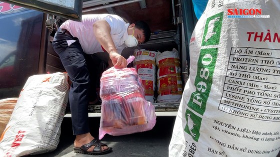 UBND tỉnh Quảng Ngãi đưa người dân về quê tránh dịch ảnh 7
