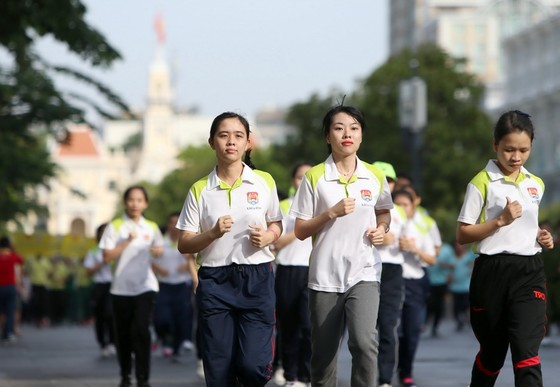 Thử sức chạy việt dã ở thành phố năng động nhất nước ảnh 1