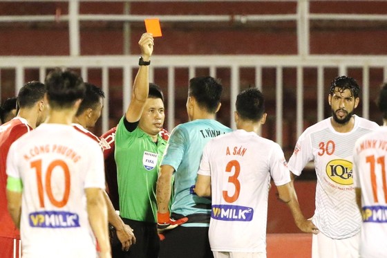 Trực tiếp vòng 19 Toyota V-League 2017: Thế trận cân bằng trên sân Cần Thơ ảnh 2