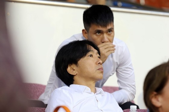 Tường thuật vòng 25 V-League 2017: Cuộc đua vô địch tiếp tục gay cấn ảnh 2