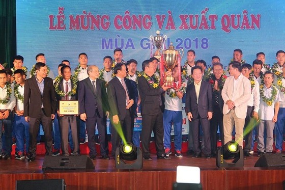 Quảng Nam đặt mục tiêu tốp 3 ở V-League 2018 ảnh 1