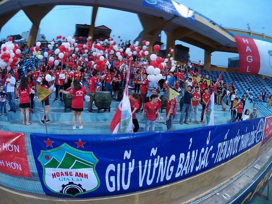 Nuti Cafe V-League 2018: HA.GL vỡ trận trên sân Hàng Đẫy ảnh 2