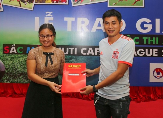 Cuộc thi ảnh “Sắc màu Nuti Cafe V-League 2018”: Tác phẩm “Nỗ lực” về nhất tháng 5 ảnh 2