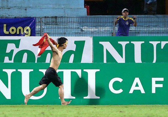 Thủ môn Lê Văn Hưng bị cấm thi đấu 4 trận ảnh 3