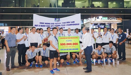 1 tỷ đồng tiền thưởng cho CLB Thái Sơn Nam ảnh 4