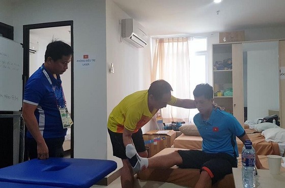 Đình Trọng hy vọng phục hồi kịp cho trận tứ kết ảnh 1