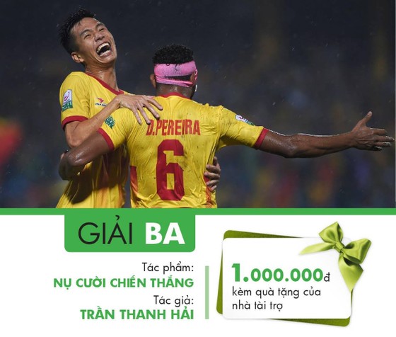 Tác phẩm “Bức tường thép” đoạt giải nhất tháng 7 cuộc thi ảnh "Sắc màu Nuti Cafe V-League 2018" ảnh 6
