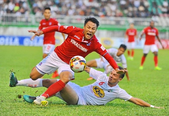 Điểm binh vòng 5 V-League 2019: Quyết chiến ở nhóm cuối bảng ảnh 2