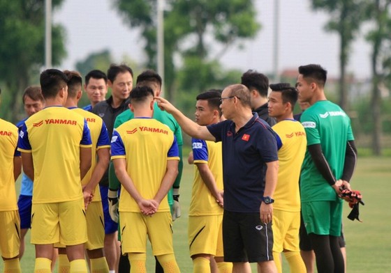 U.22 tạm ổn, lại lo cho ĐTQG ảnh 1