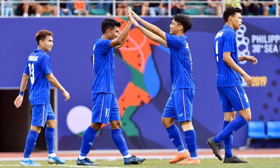 Thắng dễ U22 Singapore, U22 Thái Lan gửi chiến thư tới U22 Việt Nam ảnh 1