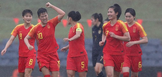 Thua thảm Trung Quốc 1-6, Thái Lan sớm dừng giấc mơ Olympic ảnh 1