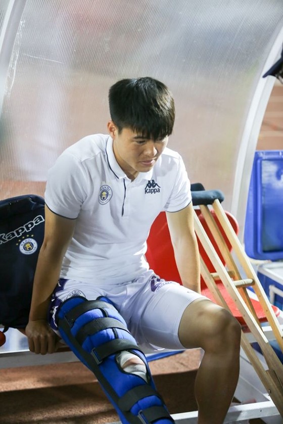 Duy Mạnh nghỉ thi đấu dài hạn ảnh 1