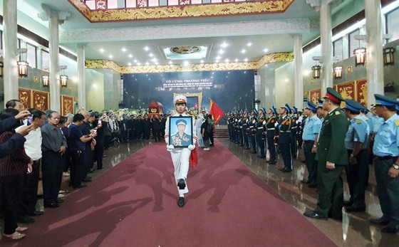 Tiễn đưa “anh hùng chân đất” Nguyễn Văn Bảy về quê nhà Lai Vung ảnh 2