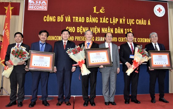 Bệnh viện Nhân Dân 115 đón nhận 3 kỷ lục châu Á ảnh 1