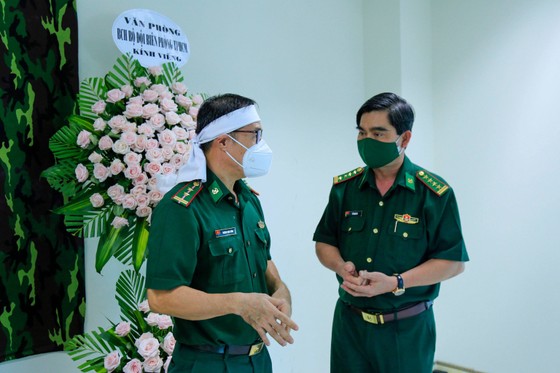 Cha mất, cán bộ biên phòng lập bàn thờ bái vọng ảnh 3