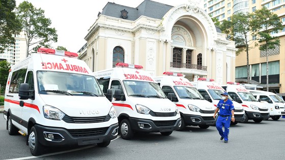 TPHCM tiếp nhận phương tiện, vật tư y tế do THACO trao tặng trị giá 161 tỷ đồng ảnh 2