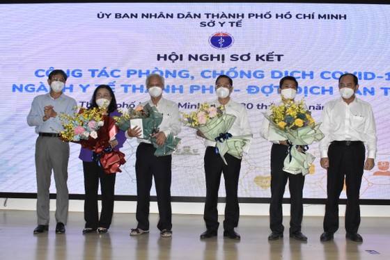 Phó Giám đốc Sở Y tế TPHCM: Chuẩn bị tiêm vaccine mũi 3 cho người có nguy cơ cao ảnh 5