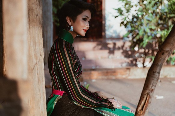 H’Hen Niê muốn hoàn thành dự án nước sạch cho buôn làng, trước khi hết nhiệm kỳ hoa hậu ảnh 9