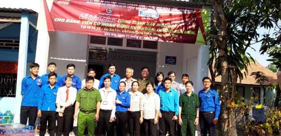 Bàn giao nhà mới cho đảng viên có hoàn cảnh khó khăn tại Cần Giờ ảnh 1