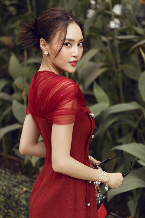 Ninh Dương Lan Ngọc gợi ý loạt váy diện dạo phố trong tiết trời se lạnh dịp cuối năm ở TPHCM ảnh 9