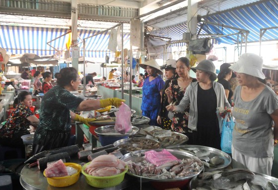 Chợ truyền thống giảm mãi lực: Nhiều tiểu thương ngưng kinh doanh ảnh 1