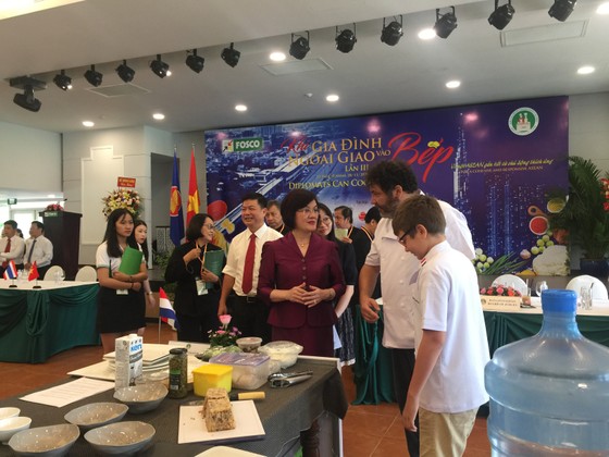 Khi gia đình ngoại giao vào bếp lần thứ III năm 2020 ảnh 2