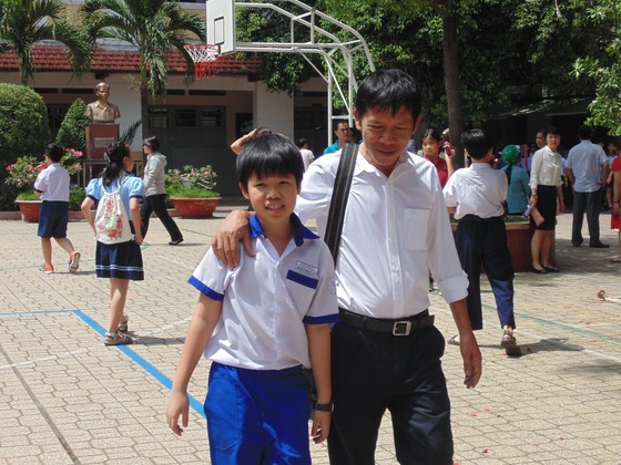 Thí sinh thở phào với đề khảo sát năng lực bằng tiếng Anh vào lớp 6 Trường THPT chuyên Trần Đại Nghĩa ảnh 3