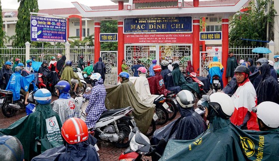Kỳ thi THPT Quốc gia: Đề thi Anh văn "dễ thở" nhưng khó đạt điểm 7, 8 ảnh 5