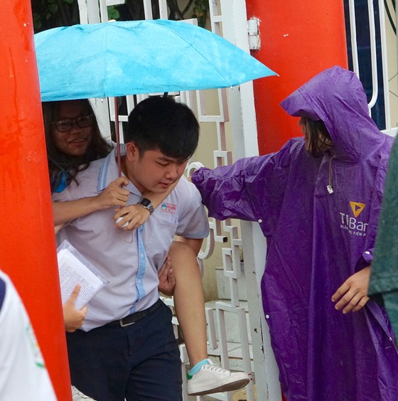 Kỳ thi THPT Quốc gia: Đề thi Anh văn "dễ thở" nhưng khó đạt điểm 7, 8 ảnh 3