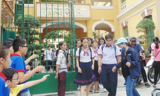 Kỳ thi THPT Quốc gia 2018: Thí sinh “khóc ròng” với đề thi tổ hợp Khoa học tự nhiên ảnh 2