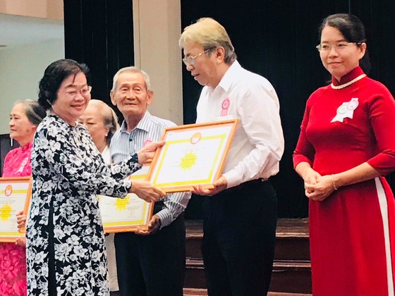 TPHCM: Trao hơn 1,8 tỷ đồng học bổng cho sinh viên có hoàn cảnh khó khăn ảnh 3