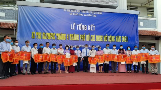 Gần 5.700 học sinh được trao huy chương tại kỳ thi Olympic tháng 4 TPHCM ảnh 1