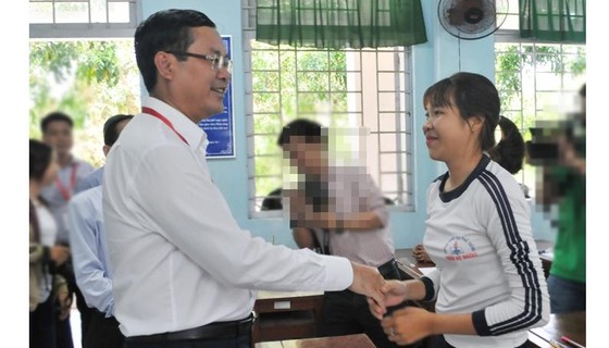 Thứ trưởng Bộ GD-ĐT kiểm tra công tác thi THPT Quốc gia 2019 tại Tiền Giang ảnh 2