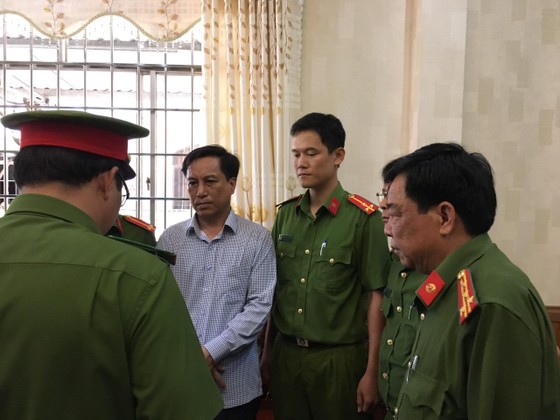 Trục lợi chính sách ở Trà Vinh: Bắt Nguyên Chủ tịch và Phó Chủ tịch UBND TP Trà Vinh ảnh 2