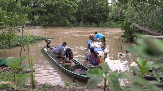 Chợ 'hẹn' miền Tây ảnh 6