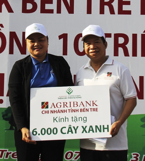 Agribank Bến Tre phát động trồng 6.000 cây điệp vàng ảnh 1