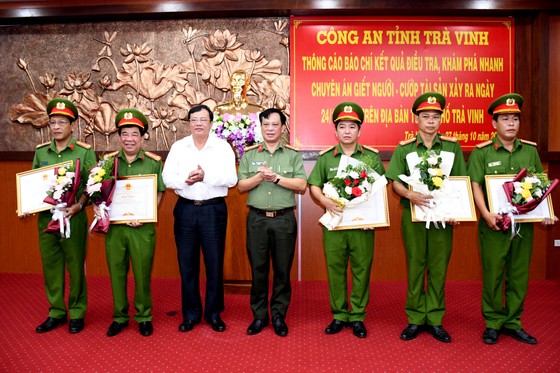Bắt đối tượng dùng dao tấn công người cướp tài sản ảnh 2