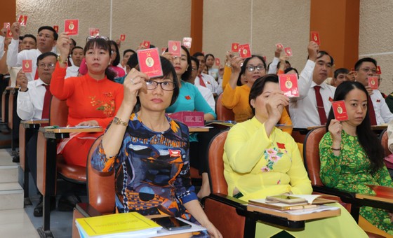 Đảng bộ quận Tân Phú: Tập trung nguồn lực phát triển kinh tế, ổn định đời sống người dân ảnh 1
