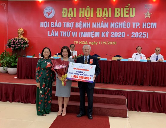 Nhân niềm vui, hạnh phúc cho bệnh nhân nghèo ảnh 5