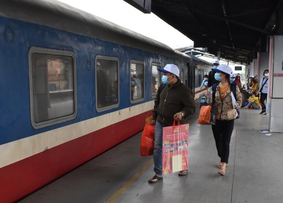 Niềm vui sum vầy trên 'Chuyến tàu mùa xuân' ảnh 1