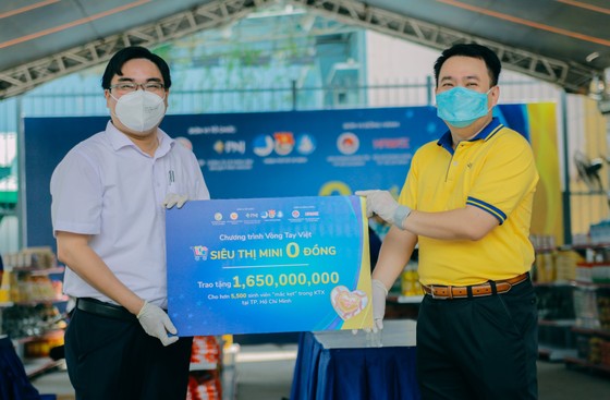 'Siêu thị mini 0 đồng' hỗ trợ 5.500 sinh viên khó khăn ảnh 1