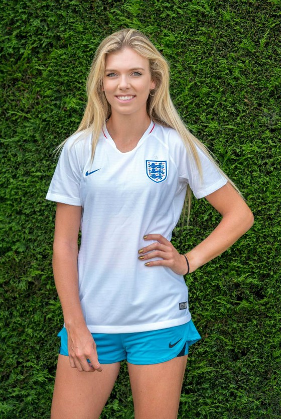 Người đẹp Katie Boulter tiếp lửa cho Tam sư ảnh 1