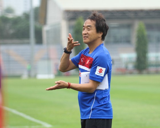 Thầy Park tiến cử trợ lý Lee Young-jin dẫn dắt 1 đội tuyển ảnh 1