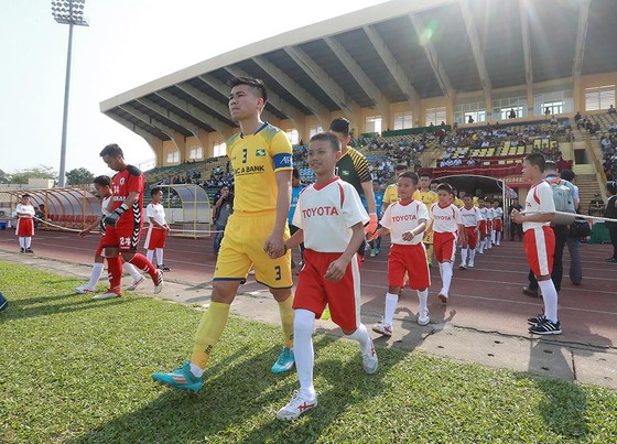 Các cầu thủ nhí tham gia Trại hè Toyota luôn có cơ hội "ra sân" ở AFC Cup.
