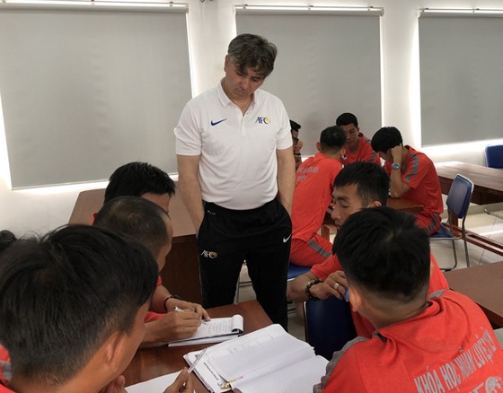 Khai giảng khóa học HLV Futsal cấp 1 AFC năm 2019 ảnh 1