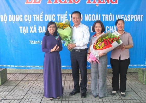 Sở VH-TT TPHCM tặng thiết bị Gym ngoài trời cho xã Đa Phước ảnh 1