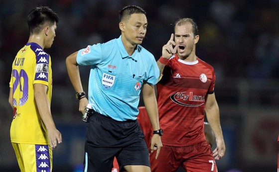 Những hình ảnh từ trận “đại chiến” vòng 18 V-League 2019 ảnh 6