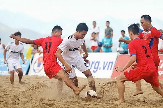 HLV đội bóng đá bãi biển Khánh Hòa bị cấm hành nghề 2 năm ảnh 1
