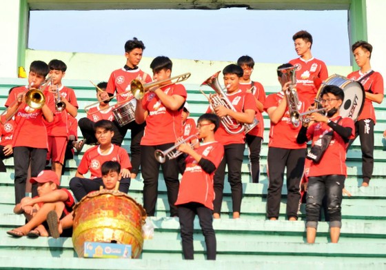 CLB Long An làm công tác xã hội ảnh 1